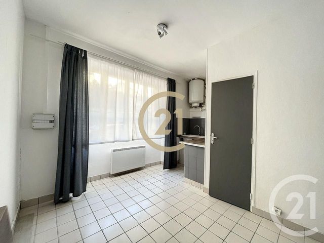 Appartement F1 à louer - 1 pièce - 24.0 m2 - SENS - 89 - BOURGOGNE - Century 21 Martinot Immobilier