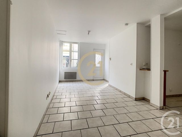 Appartement F2 à louer - 2 pièces - 40.0 m2 - SENS - 89 - BOURGOGNE - Century 21 Martinot Immobilier