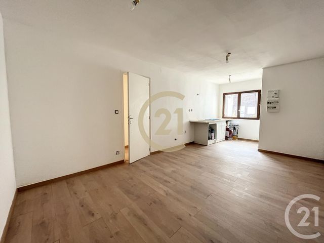 Appartement F2 à louer - 2 pièces - 33.38 m2 - SENS - 89 - BOURGOGNE - Century 21 Martinot Immobilier